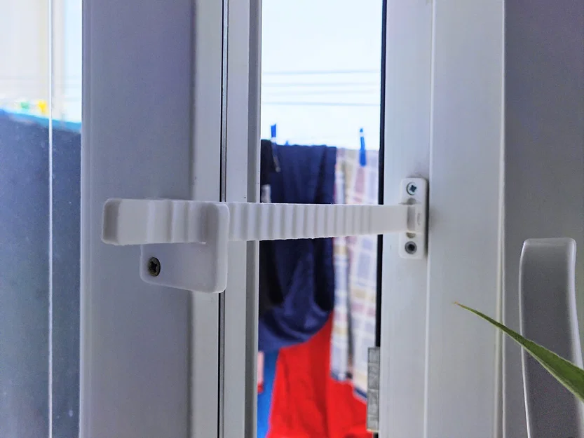 Thanh chặn cửa sổ và cửa đi thông minh (Open Window Holder) - Image 2