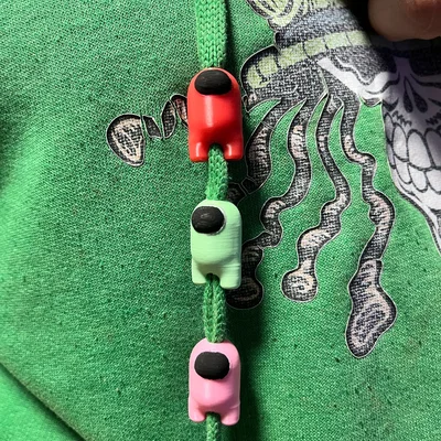 Phụ kiện trang trí dây áo hoodie hình Among Us bằng in 3D