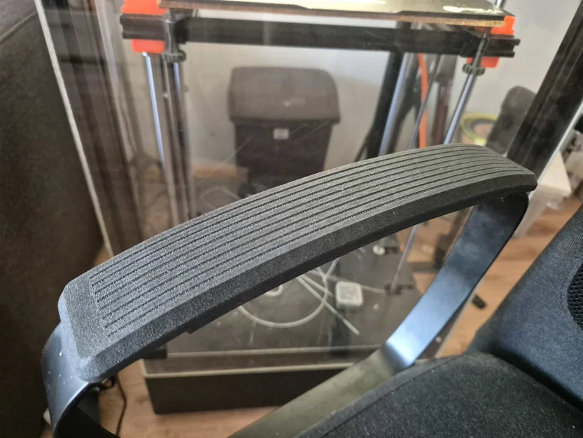 Gác tay ghế Ikea Markus - Image 1