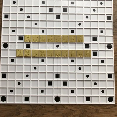 Bàn cờ Scrabble chữ Braille