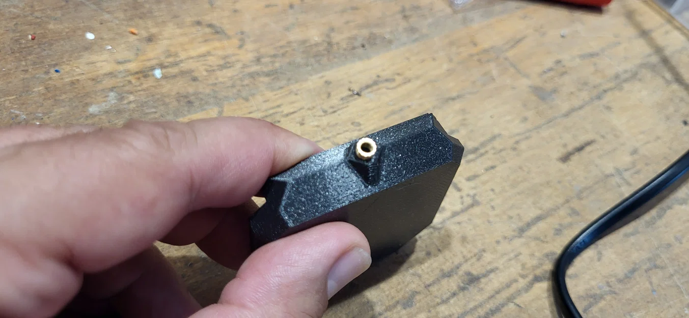 Cải thiện sóng Wi-Fi cho Prusa Core One: Nắp lưng kèm chân đế hoặc nam châm - Image 8