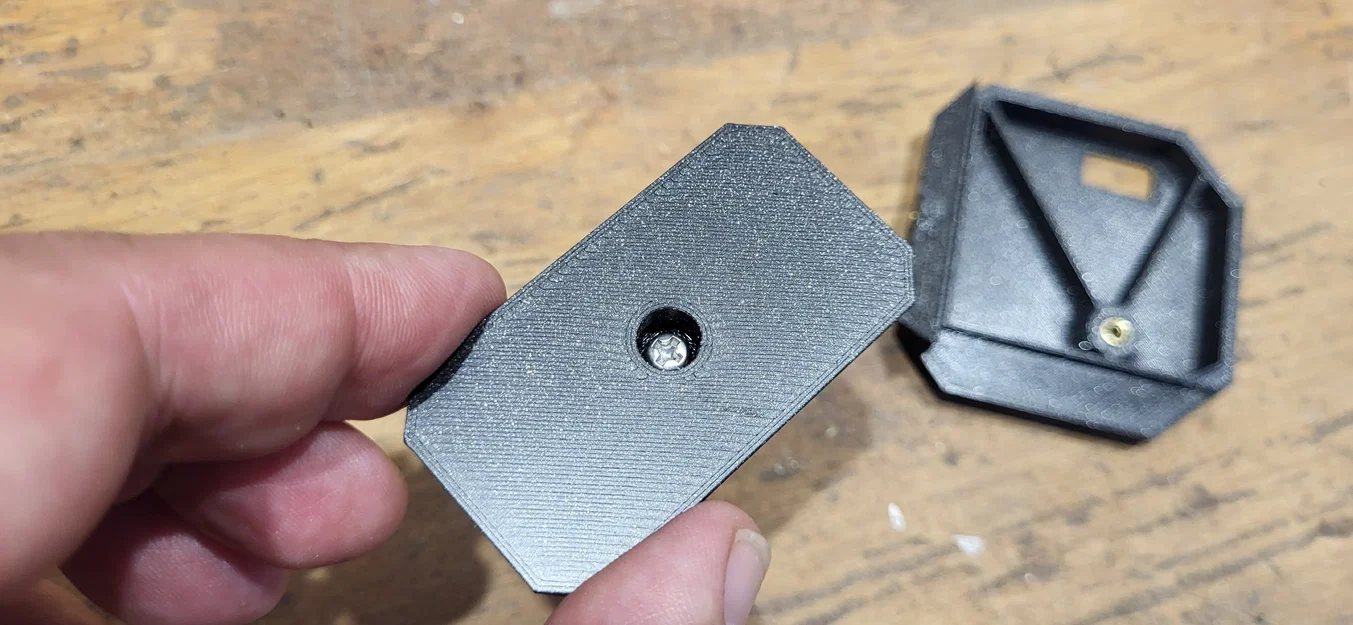 Cải thiện sóng Wi-Fi cho Prusa Core One: Nắp lưng kèm chân đế hoặc nam châm - Image 10