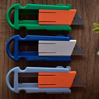 Dao đa năng EDC in 3D: Tích hợp còi và khui bia tiện lợi