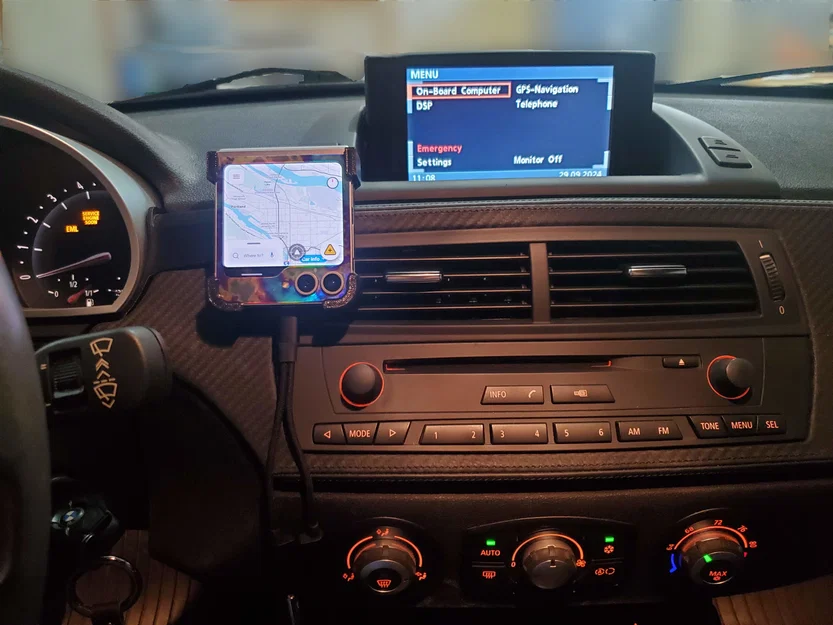 Giá đỡ Samsung Galaxy Z Flip 5/6 cho xe BMW Z4 (E85/E86) - Image 2