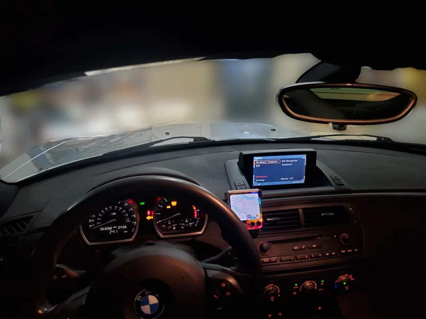 Giá đỡ Samsung Galaxy Z Flip 5/6 cho xe BMW Z4 (E85/E86) - Image 4