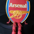 Mô hình khiên Arsenal FC có chân linh hoạt cực chất cho fan - Thumbnail 1