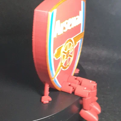 Mô hình khiên Arsenal FC có chân linh hoạt cực chất cho fan