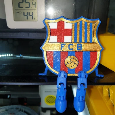 Mô hình khiên FC Barcelona có chân linh hoạt (flexi legs) in 3D
