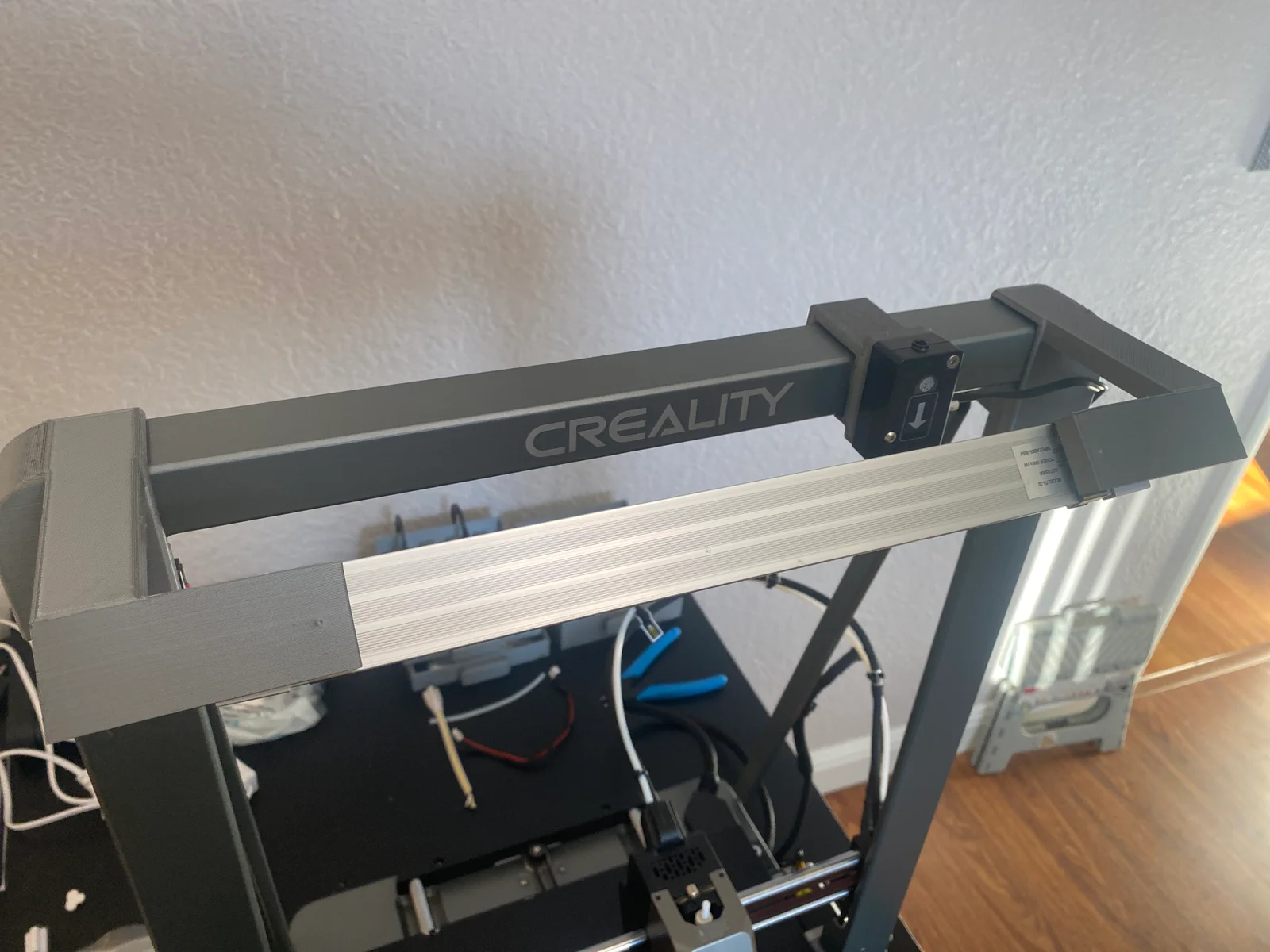 Ender 3 V3 Plus - Giá đỡ di chuyển cảm biến Filament lên tr… 1