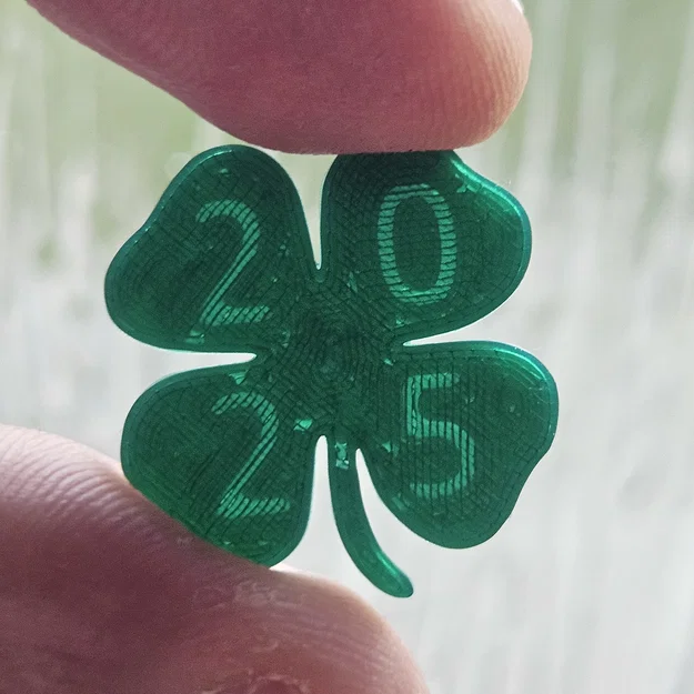 Cỏ bốn lá may mắn 2025 - Mô hình in 3D quà tặng năm mới ý nghĩa - Image 1