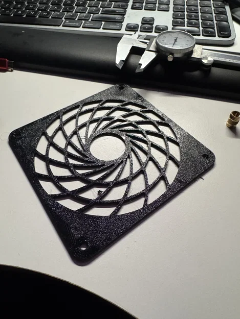 Lưới bảo vệ quạt tản nhiệt 140mm thiết kế phong cách Noctua - Image 1