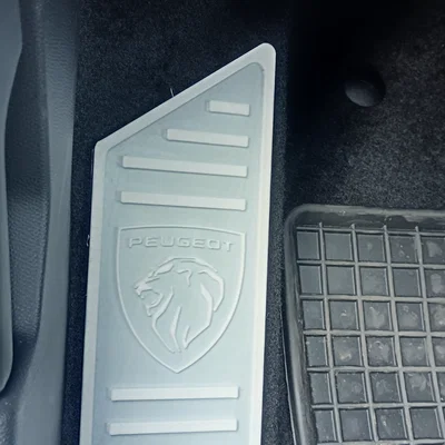 Tấm lót chỗ để chân in 3D cho xe Peugeot 2008 II (Footrest)