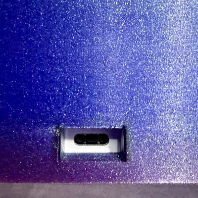 Giá đỡ Square Reader có bảng nền trưng bày