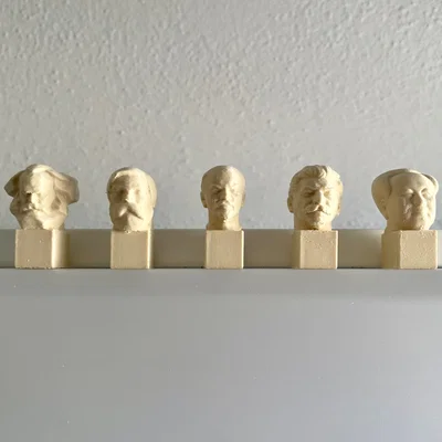 Mô hình 3D Five Heads of Communism