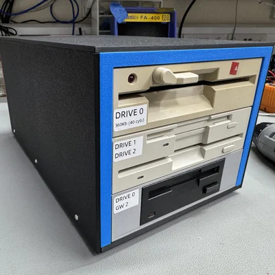 Vỏ hộp gắn ngoài cho 3 ổ đĩa Greaseweazle (kích thước 5.25 inch)