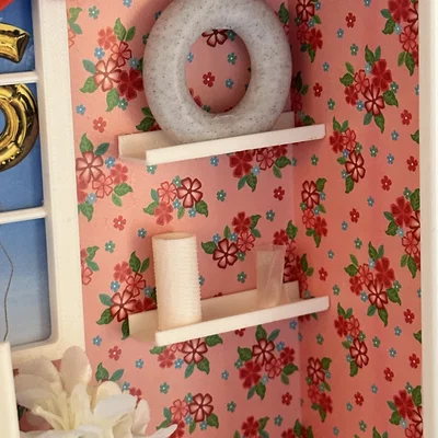 Kệ trưng bày tranh ảnh mini phong cách Ikea Mosslanda cho nhà búp bê