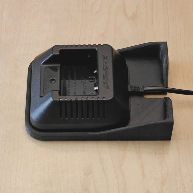 Khay treo tường cho đế sạc bộ đàm BAOFENG - Image 3