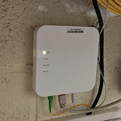 Ngàm treo tường cho Modem Nokia XS-010X-Q (Wall Mount)