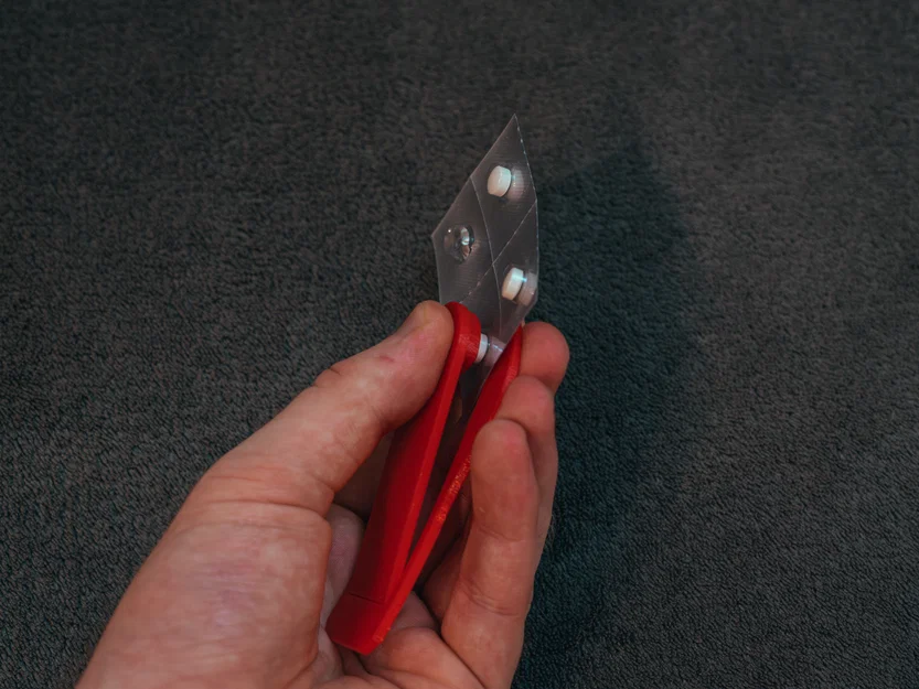 EasyPill | Dụng cụ lấy thuốc dạng vỉ tiện lợi và chắc chắn - Image 7