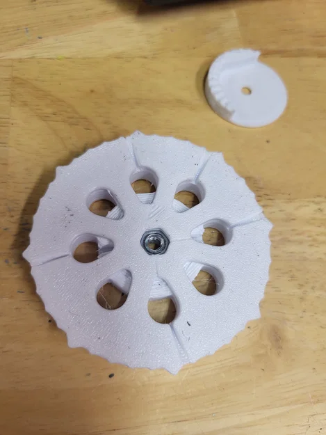 Núm vặn cân bàn Neptune 4 Max có khóa và lỗ chèn đai ốc - Image 1