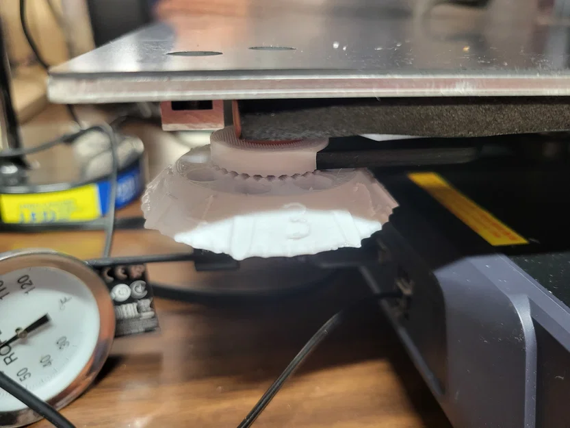 Núm vặn cân bàn Neptune 4 Max có khóa và lỗ chèn đai ốc - Image 3