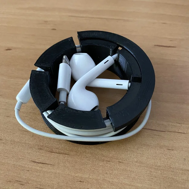 Hộp đựng tai nghe EarPods kèm khóa dây cáp - Image 1