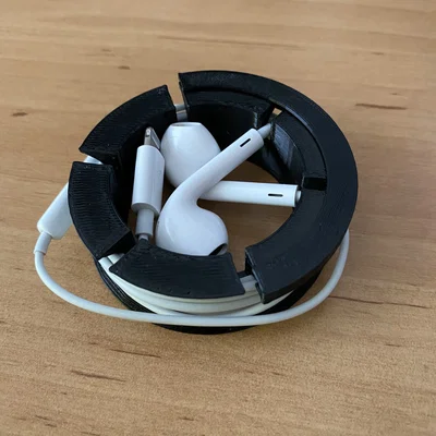Hộp đựng tai nghe EarPods kèm khóa dây cáp