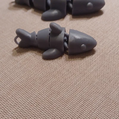 Mẫu in 3D Cá mập khớp nối linh hoạt làm móc khóa siêu cute