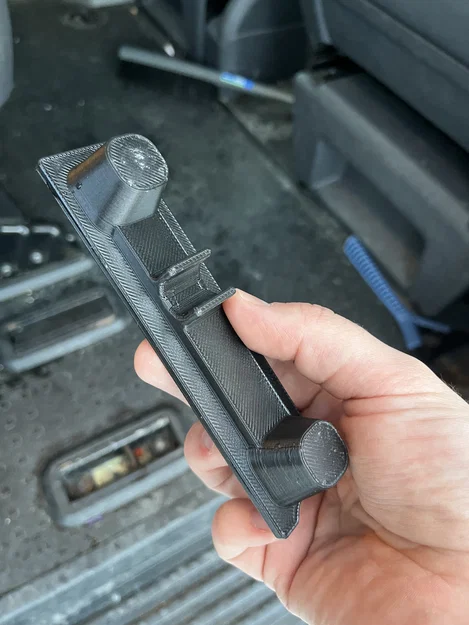 Nắp đậy lỗ gắn ghế xe VW T5 - Giải pháp che chắn sàn xe đơn giản - Image 1