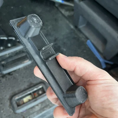 Nắp đậy lỗ gắn ghế xe VW T5 - Giải pháp che chắn sàn xe đơn giản