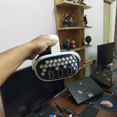 Ốp bảo vệ Meta Quest 3 họa tiết tổ ong (Hexagon Shield) in 3D