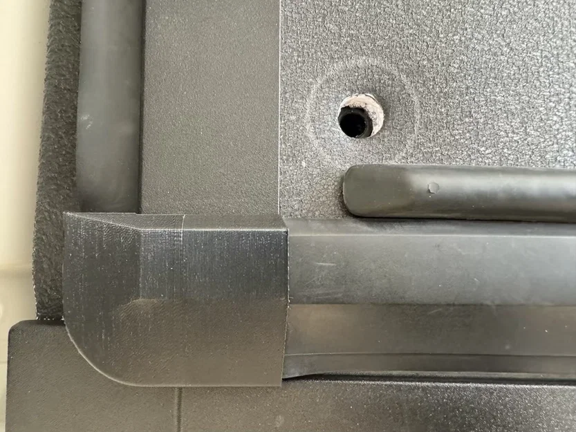 Góc nhựa thay thế cho nắp thùng xe BAKFlip MX4 - Image 3