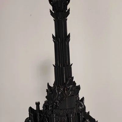 Tháp Barad-Dûr (Dark Tower) phiên bản lớn hơn