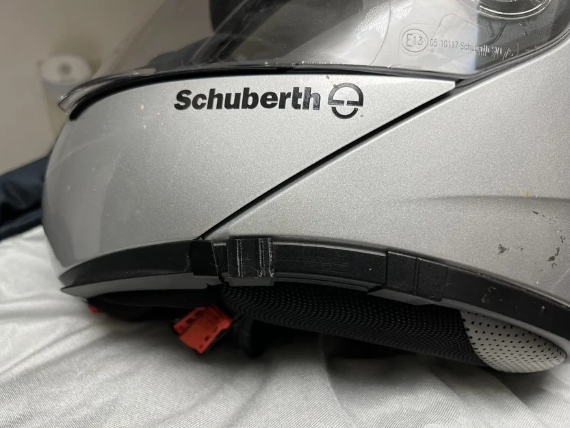 Thanh trượt kính chắn nắng thay thế cho mũ bảo hiểm Schuberth C3 Pro - Image 2