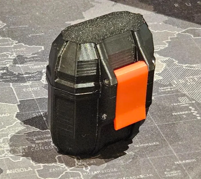 Ốp lưng bền bỉ (Rugged Case) cho AirPods Gen 1 & 2 - Image 5