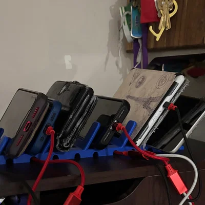 Trạm sạc đa năng 8 khe cho điện thoại và máy tính bảng in 3D