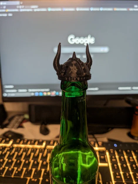 Mũ chiến binh Viking bảo vệ miệng chai bia in 3D độc đáo - Image 1
