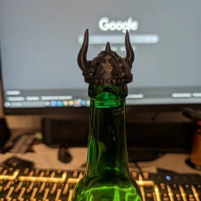 Mũ chiến binh Viking bảo vệ miệng chai bia in 3D độc đáo