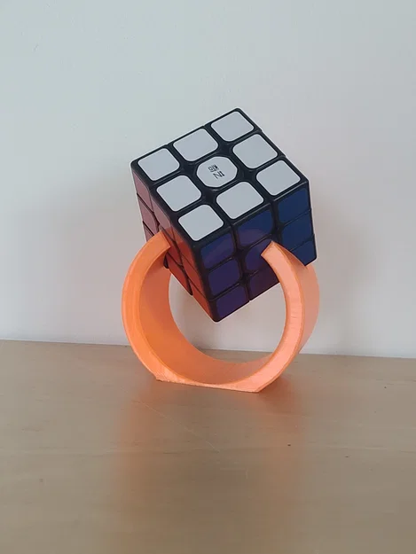 Giá đỡ khối Rubik (Rubik Cube Stand) tinh tế cho bàn làm việc - Image 1