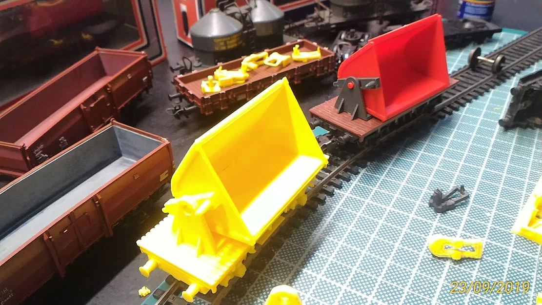 Mô hình toa chở than H0 1:87 Scale DB hopper - Image 3