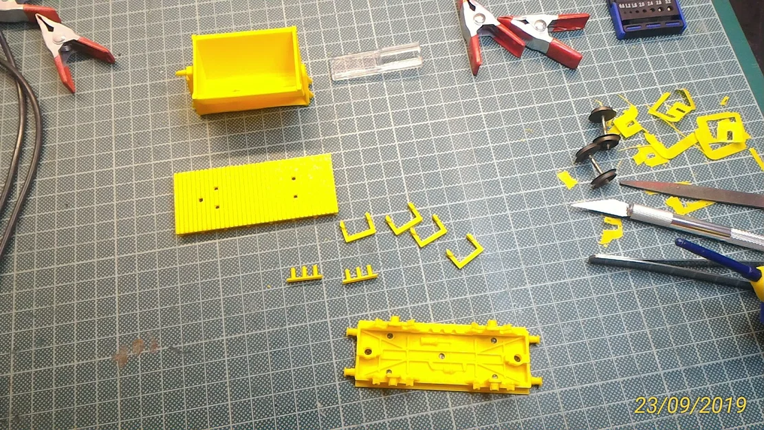 Mô hình toa chở than H0 1:87 Scale DB hopper - Image 4