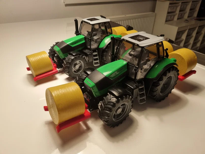 Càng gắp cuộn rơm (Round Bale Transport Fork) cho xe Bruder - Image 9