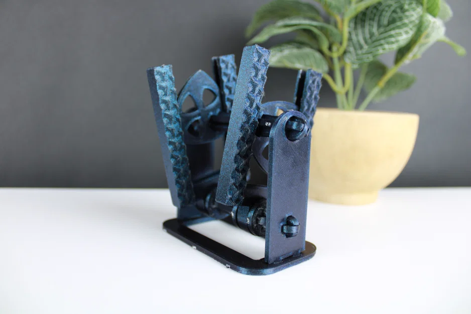 Bộ Kit Cơ Khí Hình Tam Giác Reuleaux (Reuleaux Triangle Mechanism Kit Card) - Image 1