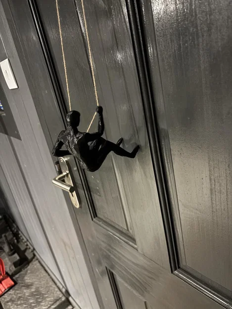 Tác phẩm nghệ thuật treo tường: Người leo núi / Nhảy dây - Image 1