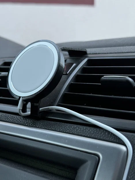 Giá đỡ điện thoại MagSafe gắn khe gió cho Volvo V50 S40 C30 - Image 2