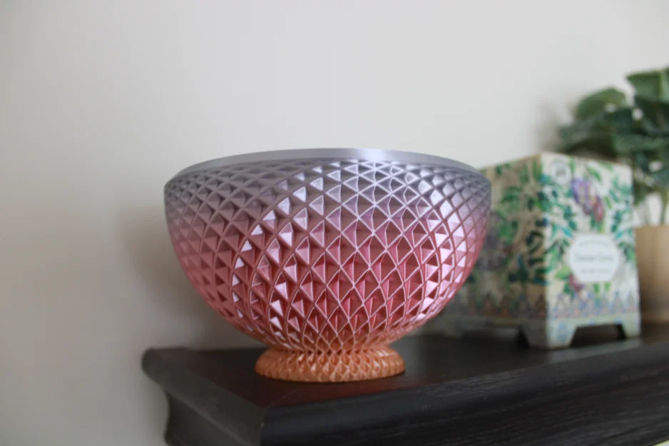 Chiếc bát Tetrahedrinsanity Bowl độc đáo - Image 1