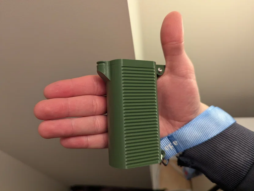 Hộp Đựng Bật Lửa Bic và Thuốc Cuốn - Image 2