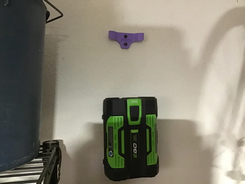 Thêm một mẫu giá treo tường cho pin EGO 56V - Image 1