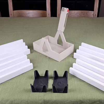 Bộ Giá Đỡ và Khay Đựng Bài (Card Stands & Caddy)