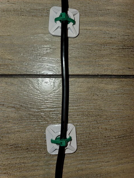 Giá treo dây cáp bằng zip tie có lỗ bắt vít - Image 1